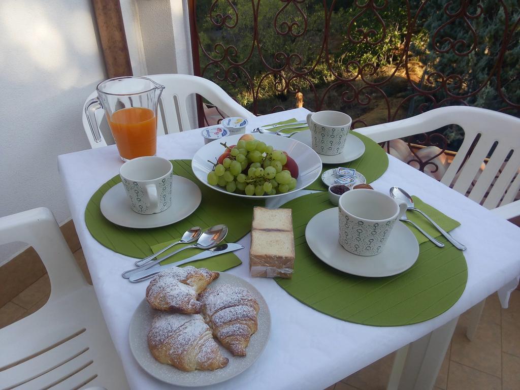 Il Giardino Di Leoca Bed & Breakfast Nicolosi Bagian luar foto